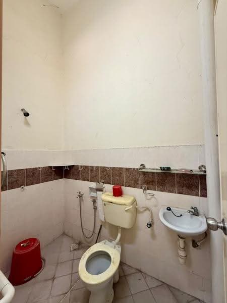 2-storey Terraced House for Sale in Johor Bahru (Johor) - Gladys Wong - Bathroom - PropertyGuru.com.my