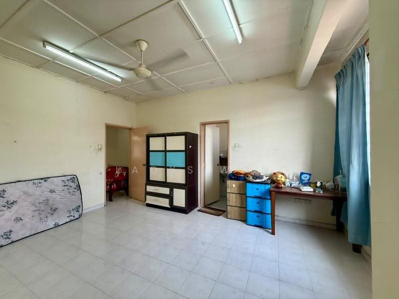 2-storey Terraced House for Sale in Johor Bahru (Johor) - Gladys Wong - Living Room - PropertyGuru.com.my