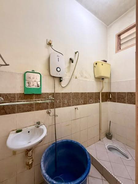 2-storey Terraced House for Sale in Johor Bahru (Johor) - Gladys Wong - Bathroom - PropertyGuru.com.my