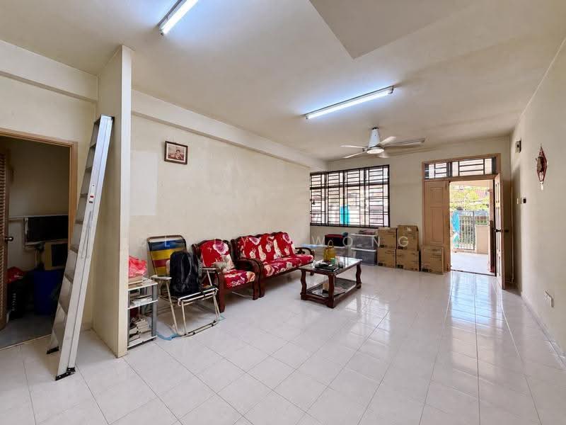 2-storey Terraced House for Sale in Johor Bahru (Johor) - Gladys Wong - Living Room - PropertyGuru.com.my