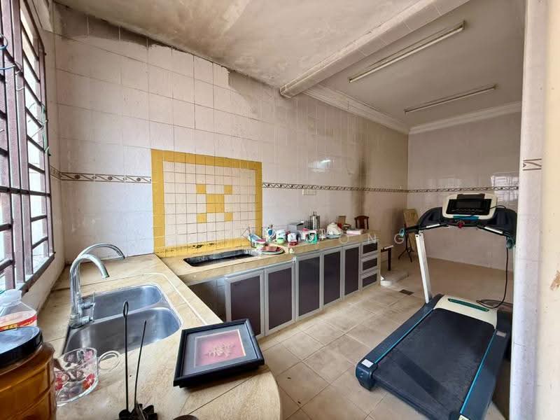 2-storey Terraced House for Sale in Johor Bahru (Johor) - Gladys Wong - Kitchen - PropertyGuru.com.my
