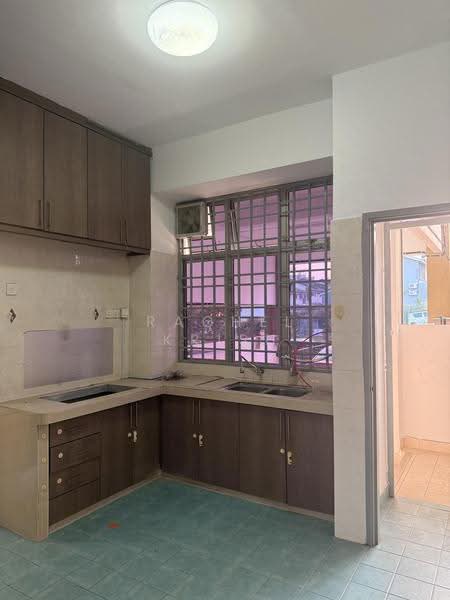 Townhouse for Sale in Taman Lagenda Mas (Cheras) - Rachel Krish - Kitchen - PropertyGuru.com.my