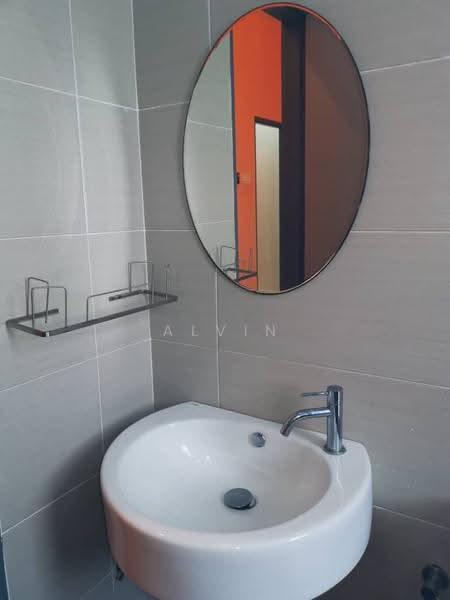 Kediaman Servis untuk Dijual di Amaya Maluri - Alvin Loo - Bathroom - PropertyGuru.com.my