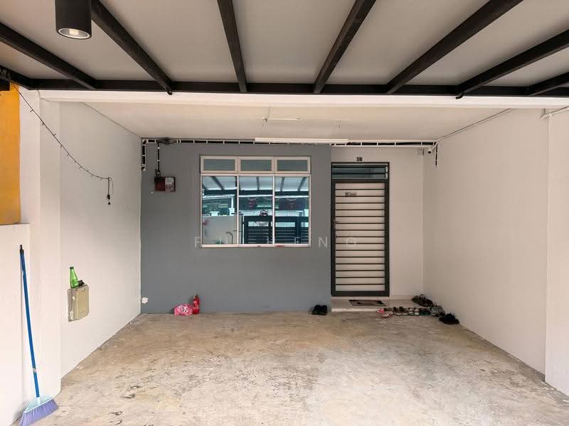 2.5-storey Terraced House for Sale in Taman Scientex Pasir Gudang (Pasir Gudang) - Fu Heng Chong - Entrance - PropertyGuru.com.my