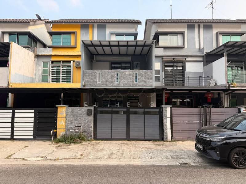 2.5-storey Terraced House for Sale in Taman Scientex Pasir Gudang (Pasir Gudang) - Fu Heng Chong - Exterior - PropertyGuru.com.my