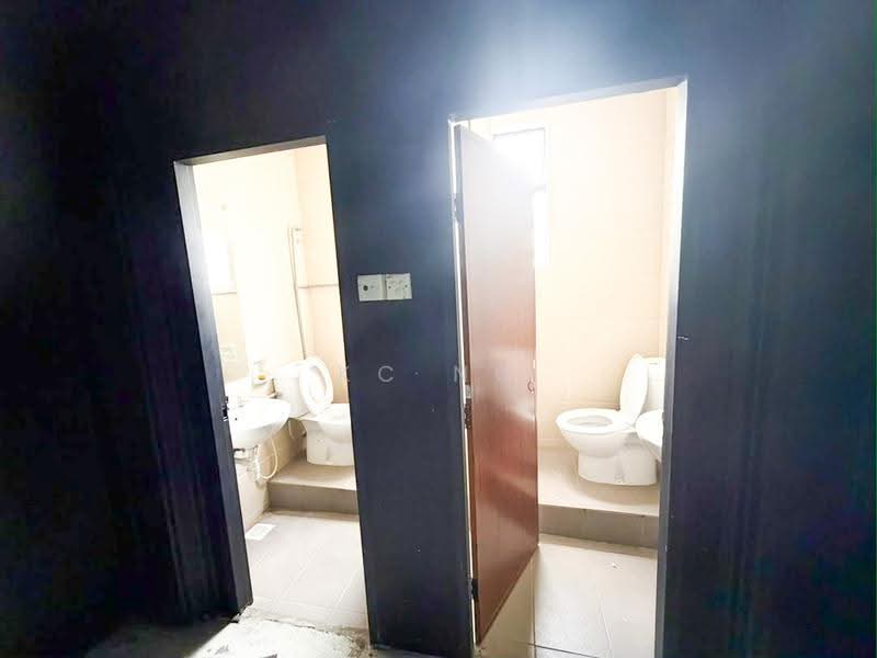 Kilang untuk Disewa di Petaling Jaya (Selangor) - KC Ng - Bathroom - PropertyGuru.com.my