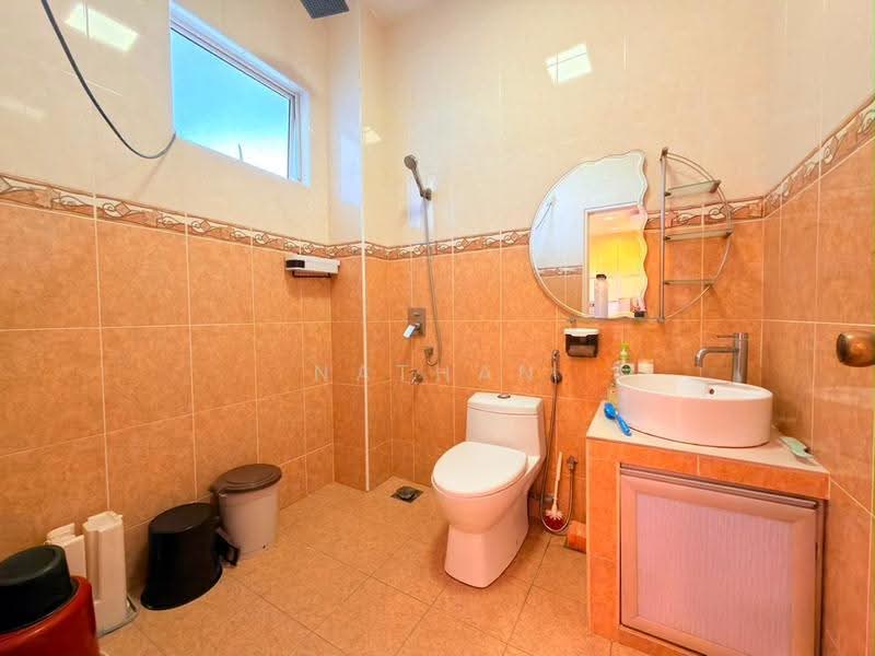 Rumah Berkembar untuk Dijual di Taman Perling (Perling) - Nathan Chan - Bathroom - PropertyGuru.com.my