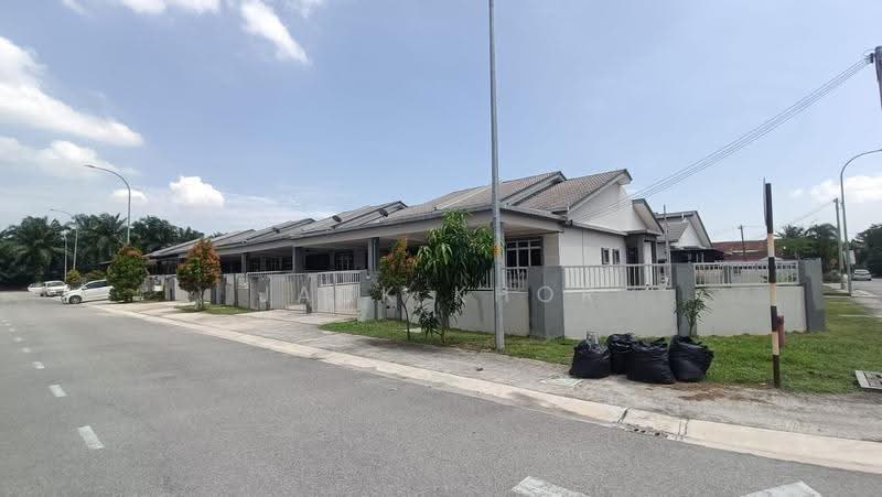 1-storey Terraced House for Sale in Kapar (Selangor) - Jack Khor Phor Jiing - Exterior - PropertyGuru.com.my