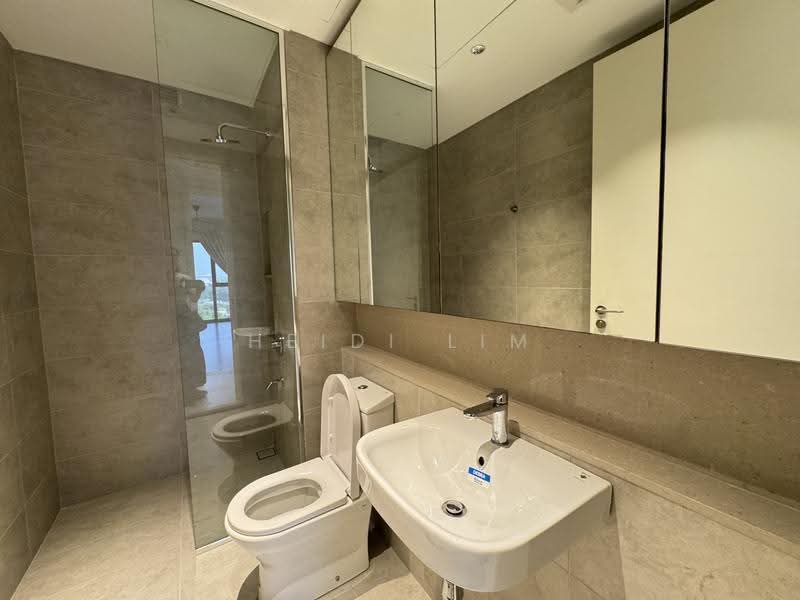 Kediaman Servis untuk Dijual di Jendela Residences - Heidi Lim - Bathroom - PropertyGuru.com.my