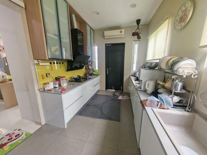Rumah Berkembar untuk Dijual di Kinrara Residence (Puchong) - Joey Lim - Kitchen - PropertyGuru.com.my