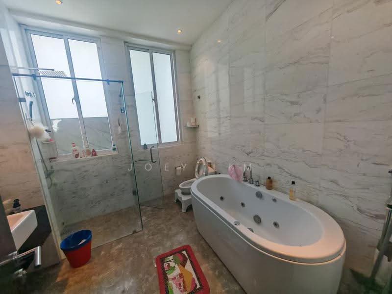 Rumah Berkembar untuk Dijual di Kinrara Residence (Puchong) - Joey Lim - Bathroom - PropertyGuru.com.my