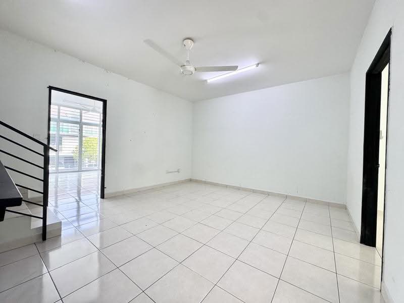 3-storey Terraced House for Sale in Kajang (Selangor) - Eldon Chong - Living Room - PropertyGuru.com.my