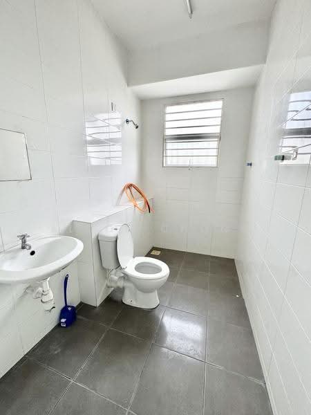 3-storey Terraced House for Sale in Kajang (Selangor) - Eldon Chong - Bathroom - PropertyGuru.com.my