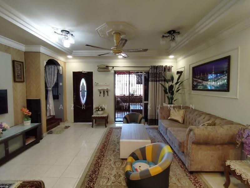 2-storey Terraced House for Sale in Rawang (Selangor) - Nazrin Hakimin - Living Room - PropertyGuru.com.my