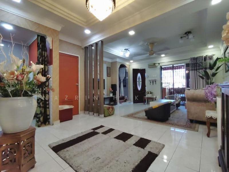 2-storey Terraced House for Sale in Rawang (Selangor) - Nazrin Hakimin - Living Room - PropertyGuru.com.my