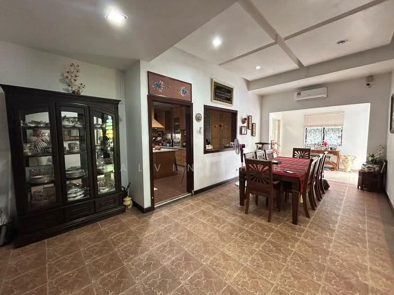 Rumah Berkembar untuk Dijual di Ukay Perdana (Ulu Kelang) - calvin Chin - Dining Room - PropertyGuru.com.my