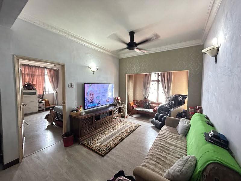 Rumah Berkembar untuk Dijual di Ukay Perdana (Ulu Kelang) - calvin Chin - Living Room - PropertyGuru.com.my