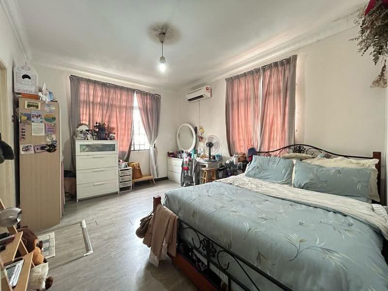 Rumah Berkembar untuk Dijual di Ukay Perdana (Ulu Kelang) - calvin Chin - Bedroom - PropertyGuru.com.my