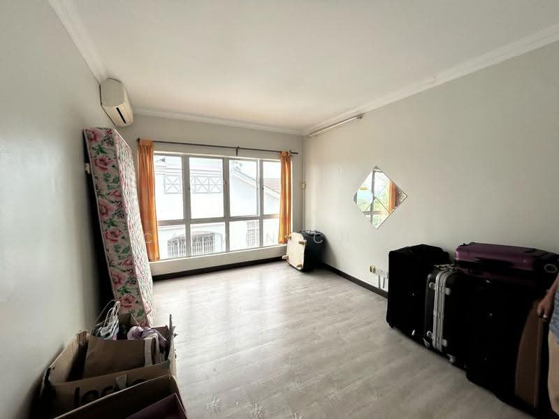 Rumah Berkembar untuk Dijual di Ukay Perdana (Ulu Kelang) - calvin Chin - Living Room - PropertyGuru.com.my