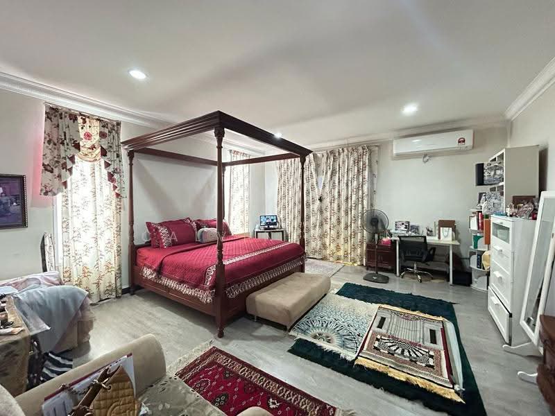 Rumah Berkembar untuk Dijual di Ukay Perdana (Ulu Kelang) - calvin Chin - Bedroom - PropertyGuru.com.my