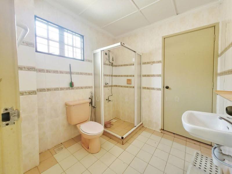 Terraced House for Sale in Bukit Rahman Putra (Sungai Buloh) - Khairul Syafiq - Bathroom - PropertyGuru.com.my