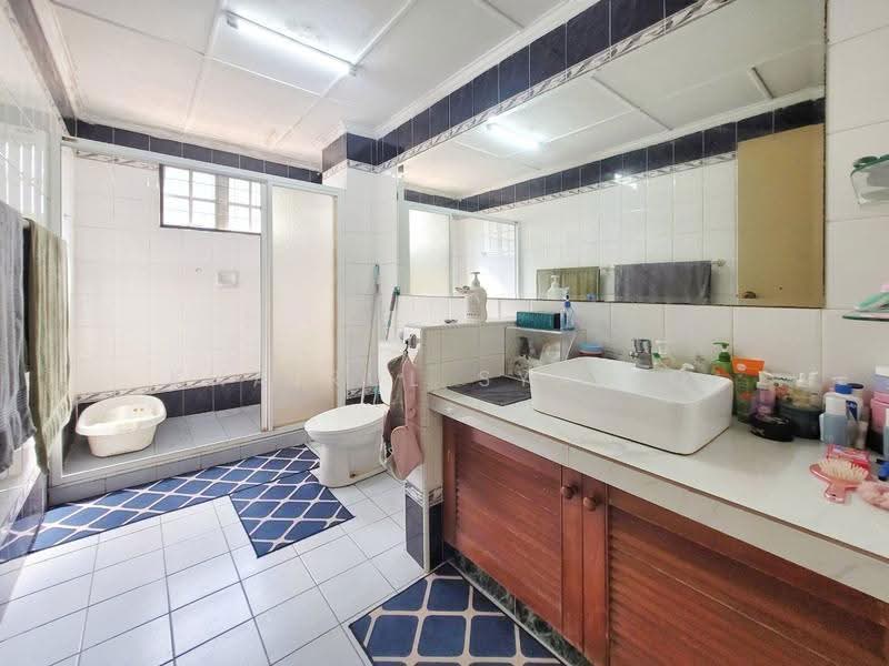 Terraced House for Sale in Bukit Rahman Putra (Sungai Buloh) - Khairul Syafiq - Bathroom - PropertyGuru.com.my