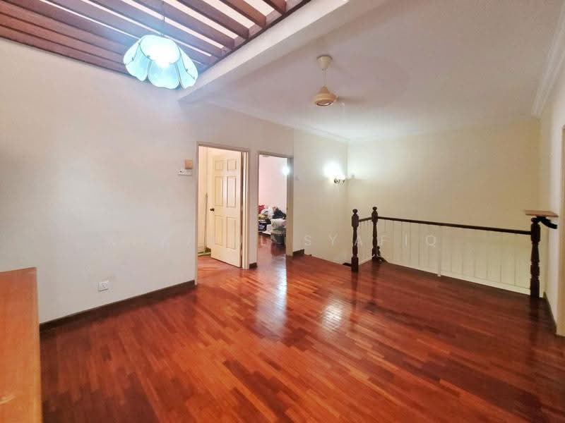Terraced House for Sale in Bukit Rahman Putra (Sungai Buloh) - Khairul Syafiq - Living Room - PropertyGuru.com.my