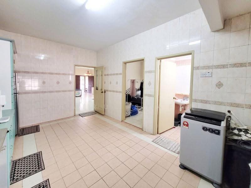 Terraced House for Sale in Bukit Rahman Putra (Sungai Buloh) - Khairul Syafiq - Kitchen - PropertyGuru.com.my