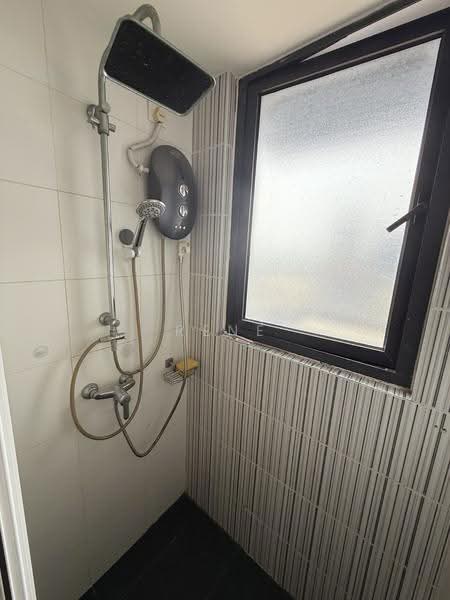 Kediaman Servis untuk Dijual di V@SUMMERPLACE - Rene Tew - Bathroom - PropertyGuru.com.my