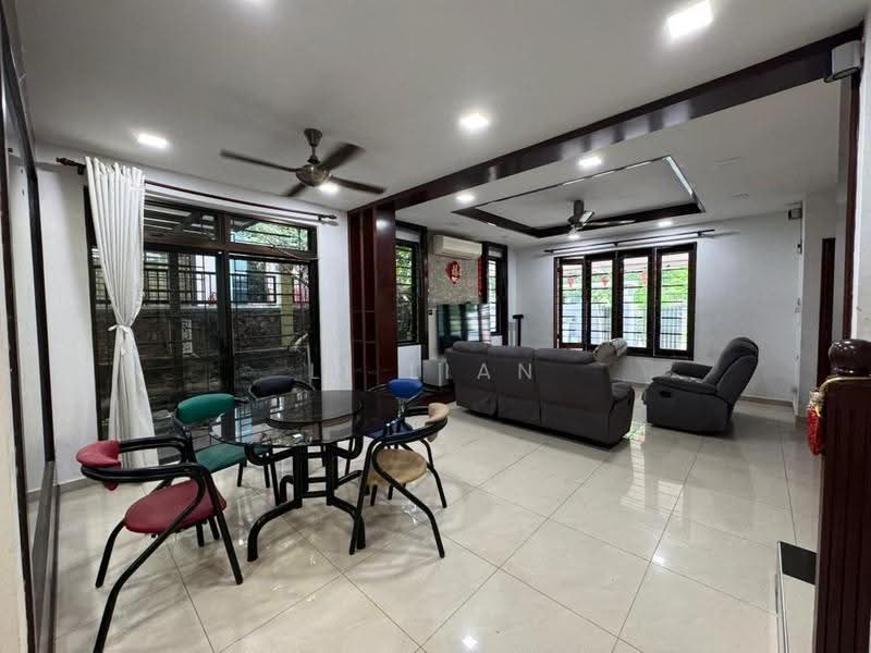 Cluster House for Sale in Austin Heights (Tebrau) - Li Lian Chew - Living Room - PropertyGuru.com.my