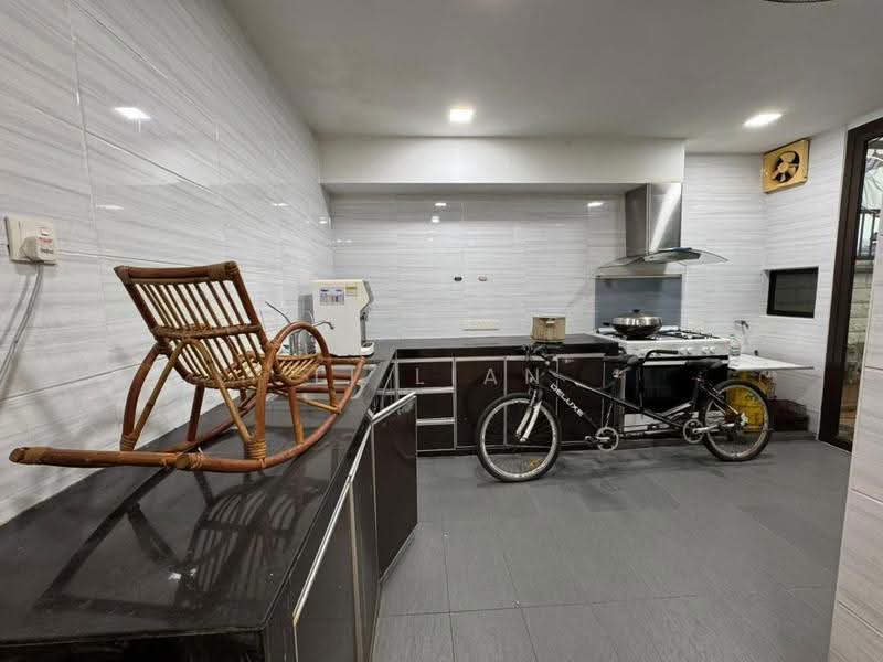 Cluster House for Sale in Austin Heights (Tebrau) - Li Lian Chew - Kitchen - PropertyGuru.com.my