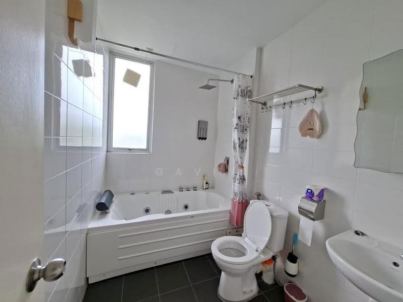 Kondominium untuk Dijual di Boulevard Condominium (BLVD) - Gavin Tan - Bathroom - PropertyGuru.com.my