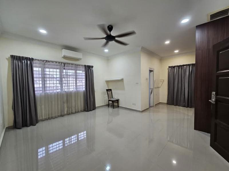 Rumah Teres 2-Tingkat untuk Dijual di Kota Kemuning (Shah Alam) - SK Thiam - Living Room - PropertyGuru.com.my