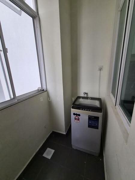 Kondominium untuk Disewa di M Condominium @ Larkin - Sun Yap - Balcony - PropertyGuru.com.my