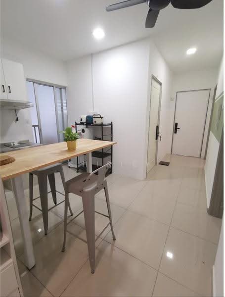Kondominium untuk Disewa di The Edge Residence - Shirley Lim - Kitchen - PropertyGuru.com.my