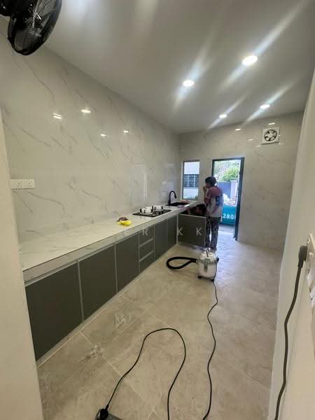 Rumah Teres 2-Tingkat untuk Disewa di Taman Putra Prima (Puchong) - Ker KK - Kitchen - PropertyGuru.com.my