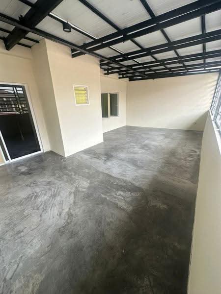 Rumah Teres 2-Tingkat untuk Disewa di Taman Putra Prima (Puchong) - Ker KK - Balcony - PropertyGuru.com.my