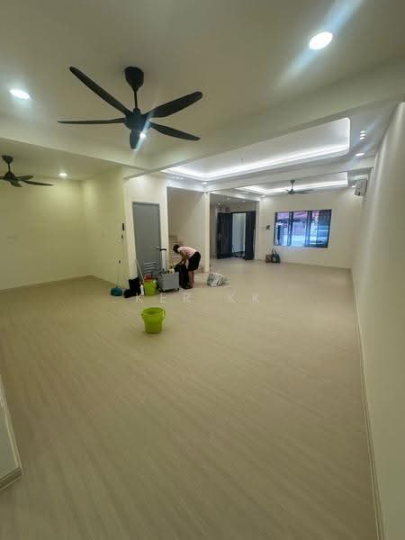 Rumah Teres 2-Tingkat untuk Disewa di Taman Putra Prima (Puchong) - Ker KK - Living Room - PropertyGuru.com.my