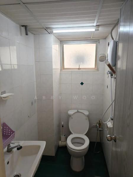 Kondominium untuk Disewa di N-Park Condominium - Abby Woo - Bathroom - PropertyGuru.com.my