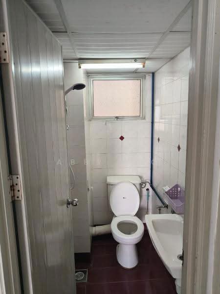 Kondominium untuk Disewa di N-Park Condominium - Abby Woo - Bathroom - PropertyGuru.com.my