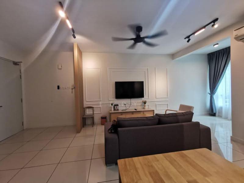 Kediaman Servis untuk Disewa di V Residence 3 @ Sunway Velocity - Eddy Hong - Living Room - PropertyGuru.com.my