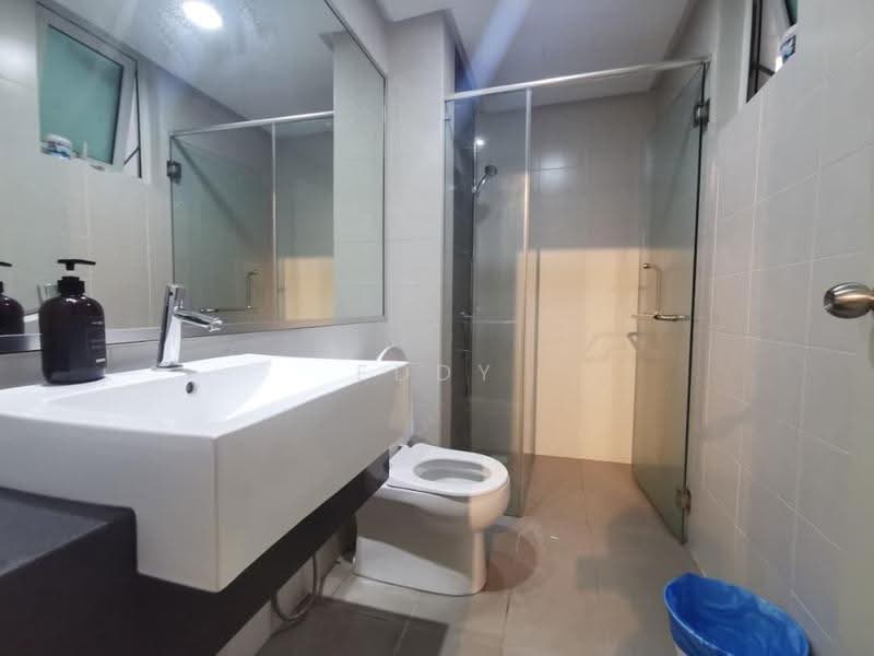 Kediaman Servis untuk Disewa di V Residence 3 @ Sunway Velocity - Eddy Hong - Bathroom - PropertyGuru.com.my