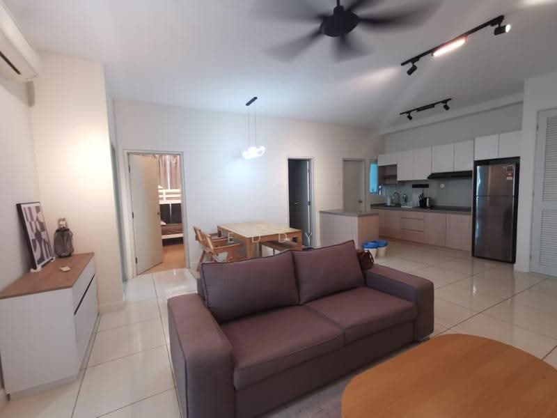 Kediaman Servis untuk Disewa di V Residence 3 @ Sunway Velocity - Eddy Hong - Living Room - PropertyGuru.com.my