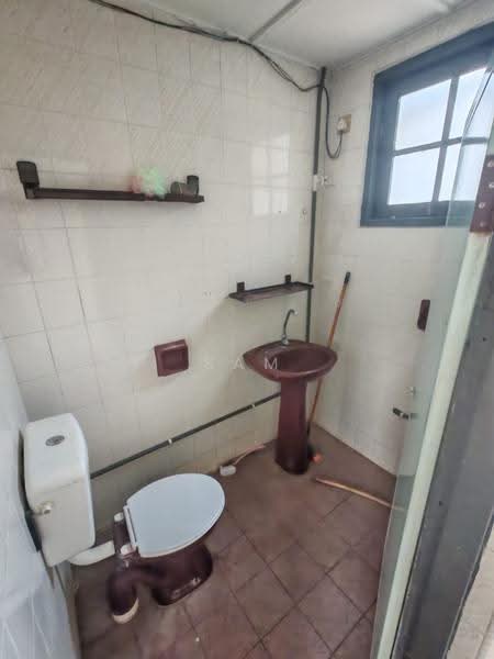 Shop / Office for Rent in Bandar Baru Menglembu (Menglembu) - Sam . - Bathroom - PropertyGuru.com.my