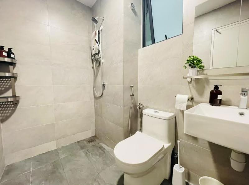 Kediaman Servis untuk Dijual di Conezion Residences - Ethan Low - Bathroom - PropertyGuru.com.my