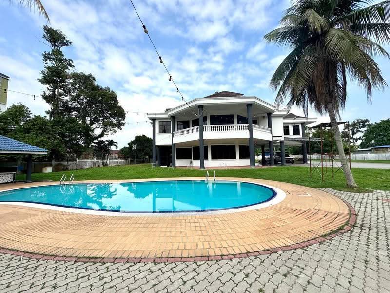 Commercial Bungalow for Rent in Kajang (Selangor) - Fahim Rustam - Exterior - PropertyGuru.com.my