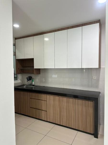 Kondominium untuk Dijual di Iris Residence - Jess Lee - Kitchen - PropertyGuru.com.my