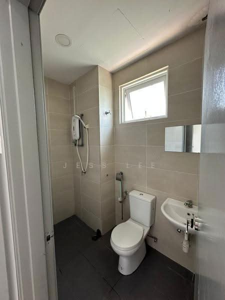 Kondominium untuk Dijual di Iris Residence - Jess Lee - Bathroom - PropertyGuru.com.my