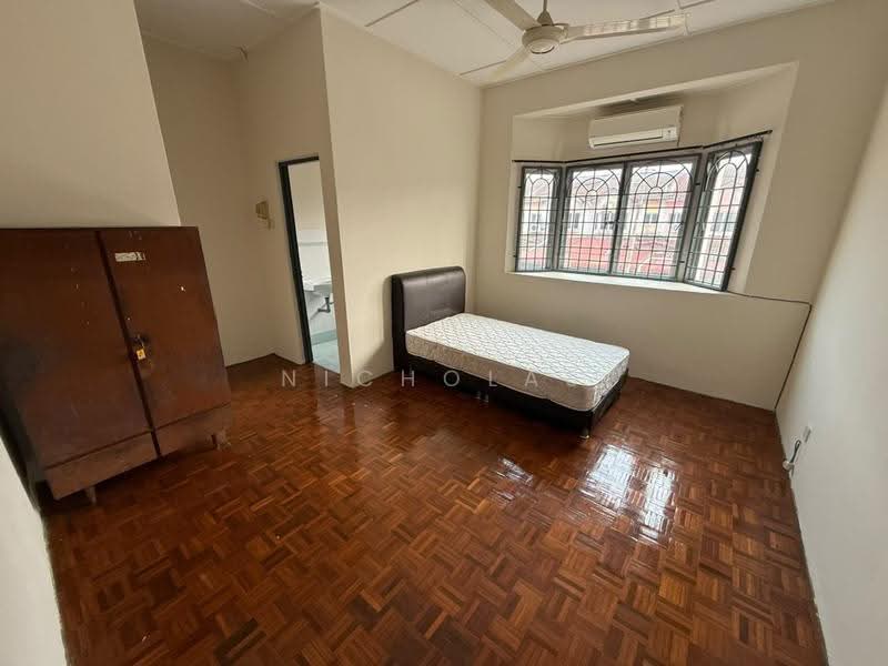 Rumah Teres 2-Tingkat untuk Dijual di Bandar Lahat Baru (Lahat) - Nicholas Lee - Bedroom - PropertyGuru.com.my