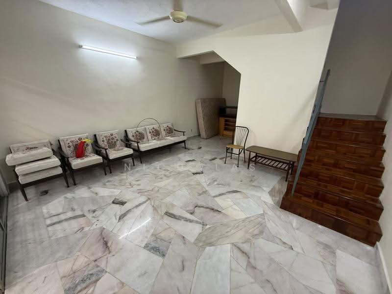 Rumah Teres 2-Tingkat untuk Dijual di Bandar Lahat Baru (Lahat) - Nicholas Lee - Living Room - PropertyGuru.com.my